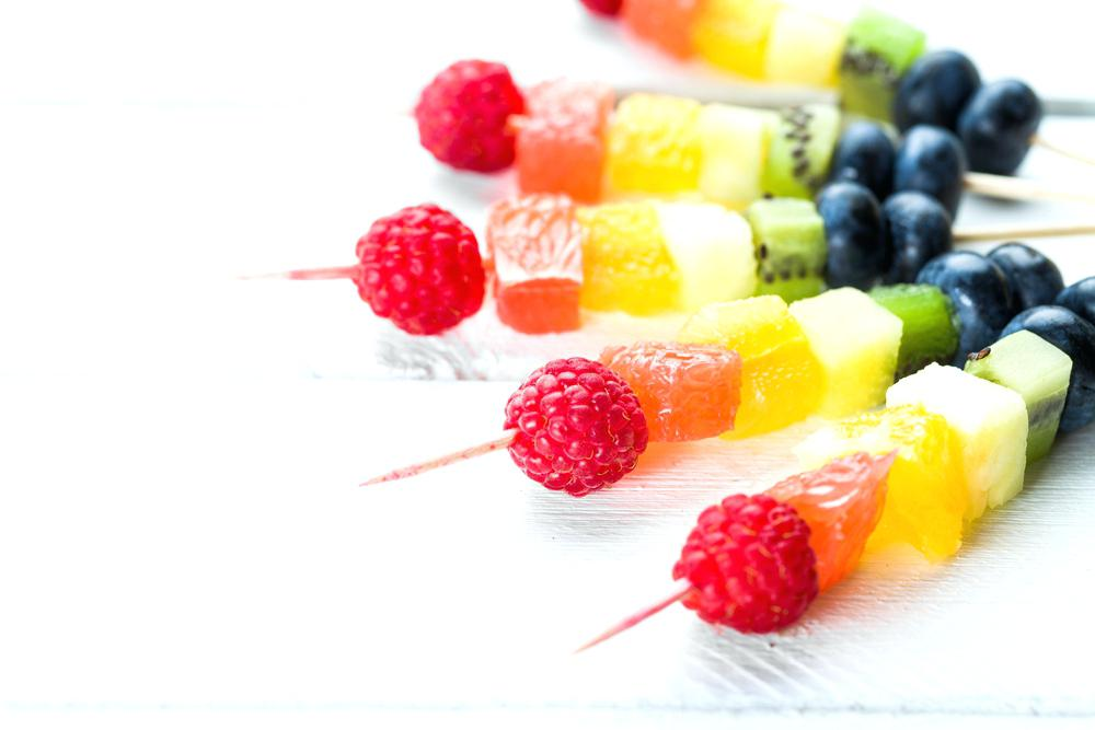 Lanchinhos para festa de Dia das Crianças - espetinho de frutas