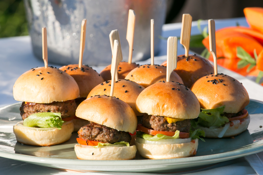 Lanchinhos para festa de Dia das Crianças - mini hamburguer